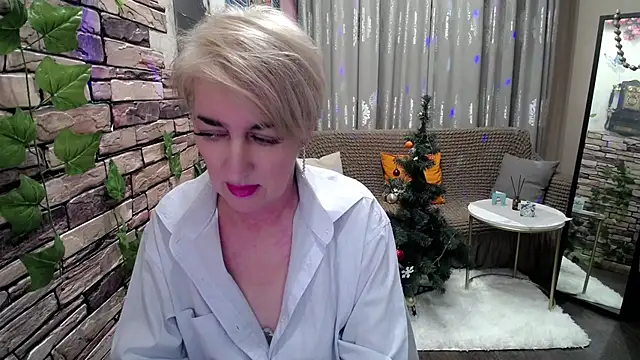 Snapshot of Hot_Girl87 chatting on 12.30.24 Hot Girl87 online show from 12.30.24