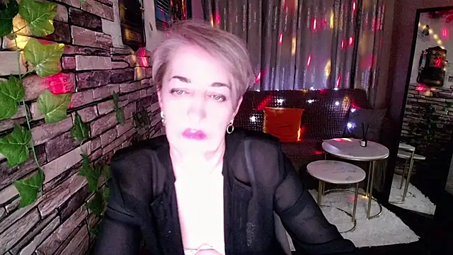 Snapshot of Hot_Girl87 chatting on 01.15.25 Hot Girl87 online show from 01.15.25