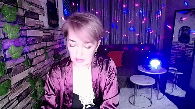 Snapshot of Hot_Girl87 chatting on 01.15.25 Hot Girl87 online show from 01.15.25