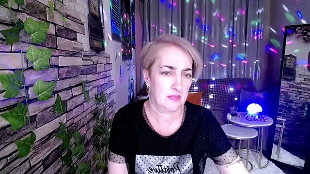 Snapshot of Hot_Girl87 chatting on 01.20.25 Hot Girl87 online show from 01.20.25