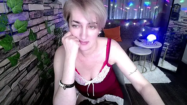 Snapshot of Hot_Girl87 chatting on 01.21.25 Hot Girl87 online show from 01.21.25