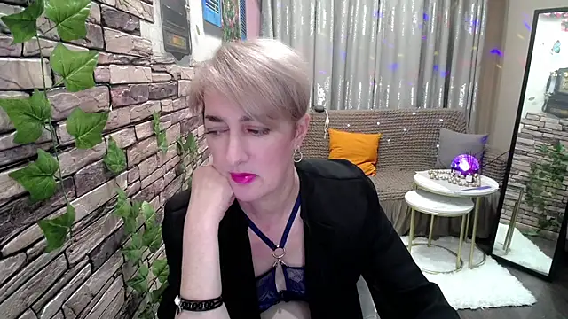 Snapshot of Hot_Girl87 chatting on 01.22.25 Hot Girl87 online show from 01.22.25