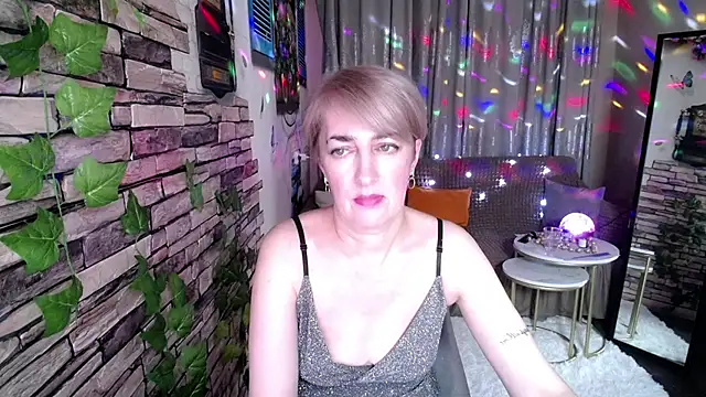 Snapshot of Hot_Girl87 chatting on 01.22.25 Hot Girl87 online show from 01.22.25