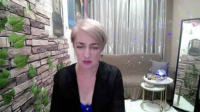 Snapshot of Hot_Girl87 chatting on 01.23.25 Hot Girl87 online show from 01.23.25