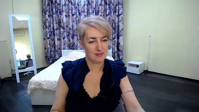 Snapshot of Hot_Girl87 chatting on 03.13.25 Hot Girl87 online show from 03.13.25