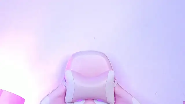 Snapshot of MollyBigBoobs12 chatting on 03.10.25 MollyBigBoobs12 online show from 03.10.25