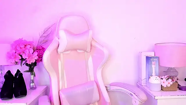 Snapshot of MollyBigBoobs12 chatting on 03.13.25 MollyBigBoobs12 online show from 03.13.25