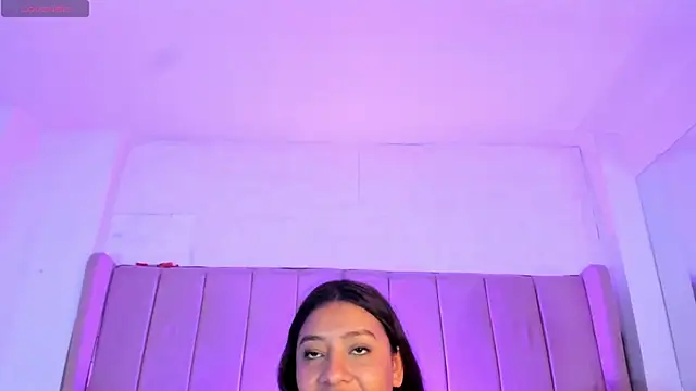 Snapshot of MollyBigBoobs12 chatting on 03.19.25 MollyBigBoobs12 online show from 03.19.25