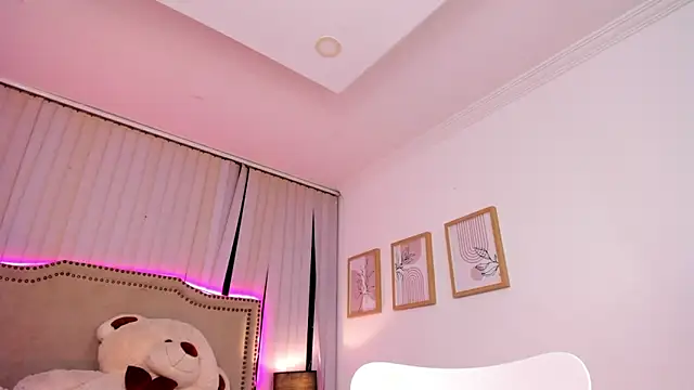 Snapshot of Valentina_Se chatting on 03.04.25 Valentina Se online show from 03.04.25