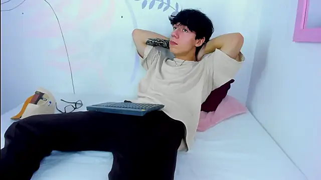 EVAN XOX online show from 01.08.25