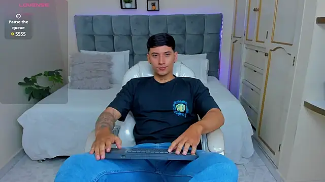 Damian23   online show from 03.14.25