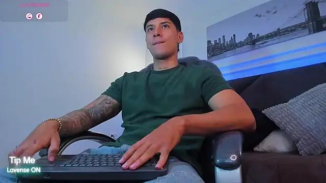 Snapshot of Damian23__ chatting on 02.03.26 Damian23 online show from 02.03.26