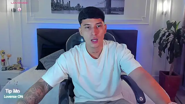 Snapshot of Damian23__ chatting on 02.08.26 Damian23 online show from 02.08.26