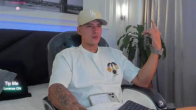 Snapshot of Damian23__ chatting on 02.11.26 Damian23 online show from 02.11.26