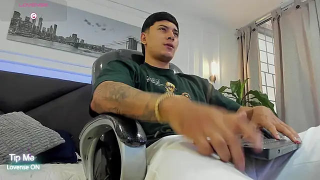 Snapshot of Damian23__ chatting on 02.17.26 Damian23 online show from 02.17.26