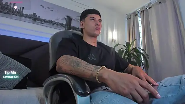 Snapshot of Damian23__ chatting on 03.01.26 Damian23 online show from 03.01.26