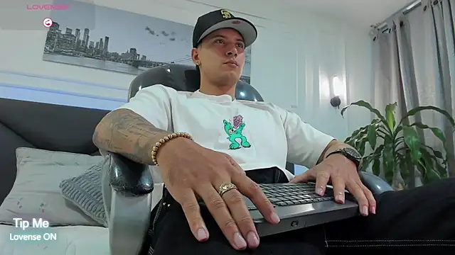 Snapshot of Damian23__ chatting on 03.14.26 Damian23 online show from 03.14.26