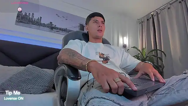 Snapshot of Damian23__ chatting on 03.15.26 Damian23 online show from 03.15.26