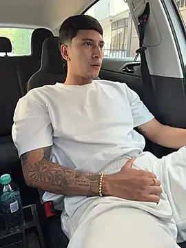 Snapshot of Damian23__ chatting on 04.01.26 Damian23 online show from 04.01.26