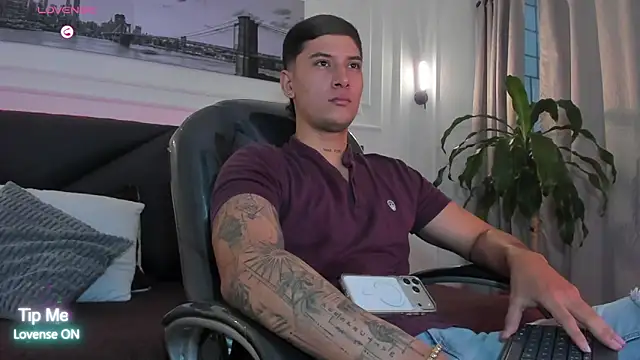 Snapshot of Damian23__ chatting on 04.15.26 Damian23 online show from 04.15.26