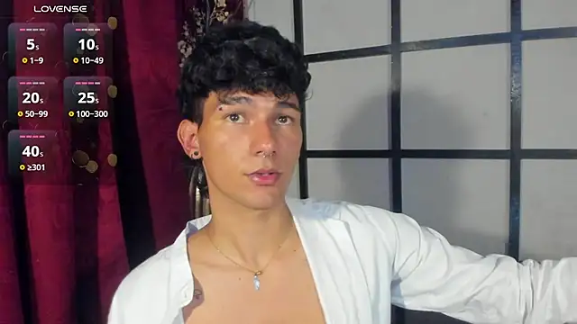 Snapshot of Alexx_tc chatting on 12.04.24 Alexx tc online show from 12.04.24