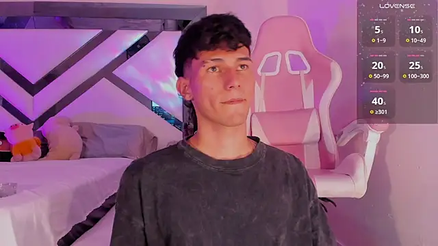 Snapshot of Alexx_tc chatting on 01.10.25 Alexx tc online show from 01.10.25