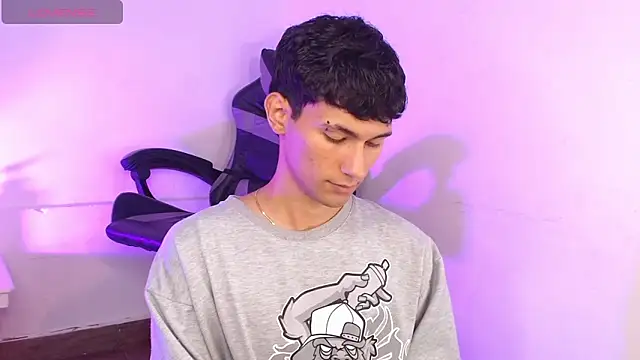 Snapshot of Alexx_tc chatting on 11.19.25 Alexx tc online show from 11.19.25