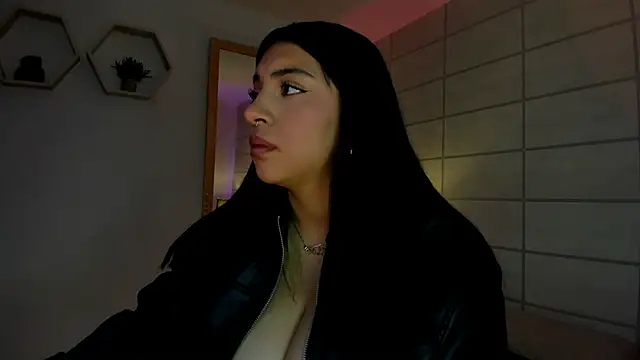 Snapshot of Christine_Laam chatting on 03.10.26 Christine Laam online show from 03.10.26