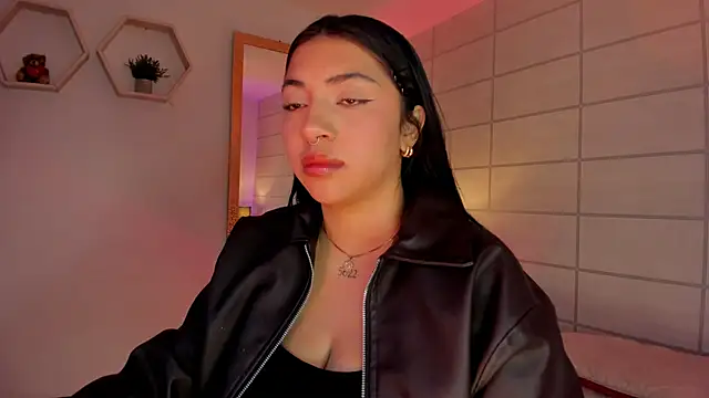 Snapshot of Christine_Laam chatting on 03.11.26 Christine Laam online show from 03.11.26