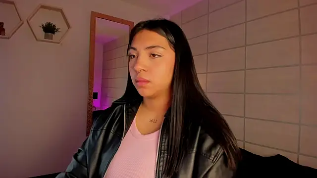 Snapshot of Christine_Laam chatting on 03.26.26 Christine Laam online show from 03.26.26