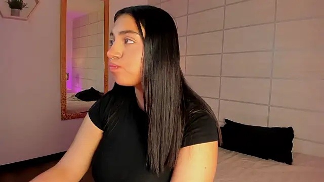 Snapshot of Christine_Laam chatting on 03.30.26 Christine Laam online show from 03.30.26