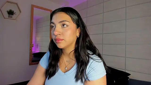 Snapshot of Christine_Laam chatting on 03.31.26 Christine Laam online show from 03.31.26