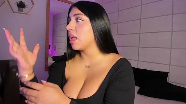 Snapshot of Christine_Laam chatting on 04.16.26 Christine Laam online show from 04.16.26