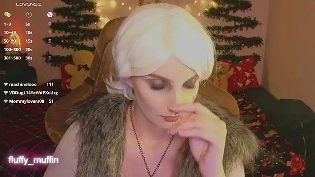 Snapshot of Fluffy_muffin_ chatting on 12.20.24 Fluffy muffin online show from 12.20.24