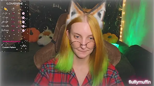 Snapshot of Fluffy_muffin_ chatting on 09.18.25 Fluffy muffin online show from 09.18.25