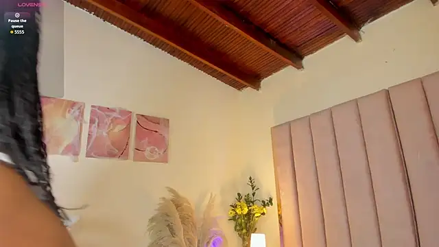 Snapshot of Milan_ebony chatting on 11.04.25 Milan ebony online show from 11.04.25