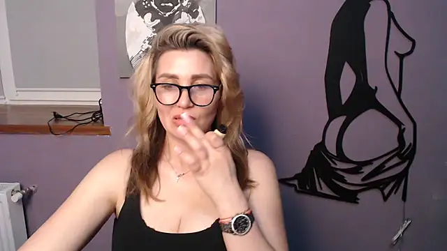 Snapshot of _sexy_lady chatting on 06.24.26 sexy lady online show from 06.24.26