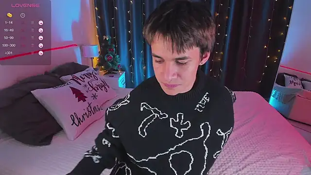 Snapshot of Andrew_Clar chatting on 12.19.24 Andrew Clar online show from 12.19.24