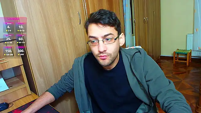 Snapshot of HungEddy chatting on 01.08.25 HungEddy online show from 01.08.25