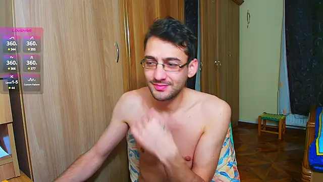 Snapshot of HungEddy chatting on 01.08.25 HungEddy online show from 01.08.25