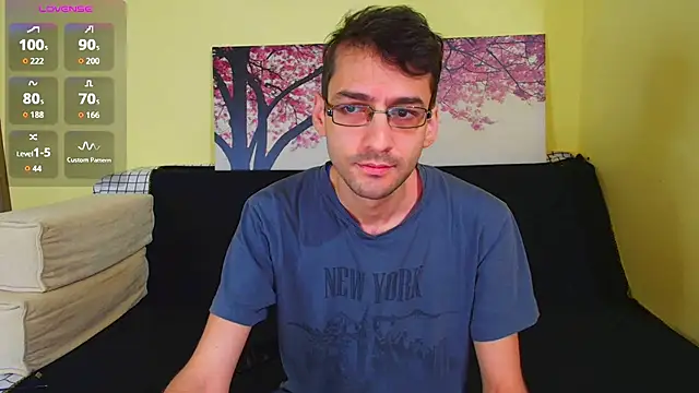 Snapshot of HungEddy chatting on 10.25.25 HungEddy online show from 10.25.25