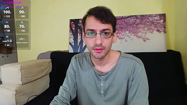 Snapshot of HungEddy chatting on 11.22.25 HungEddy online show from 11.22.25