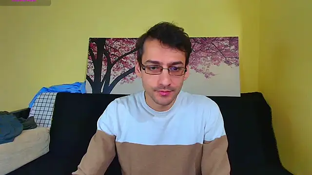 Snapshot of HungEddy chatting on 12.03.25 HungEddy online show from 12.03.25