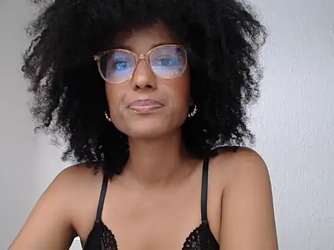 Snapshot of violettamartins chatting on 04.13.26 violettamartins online show from 04.13.26