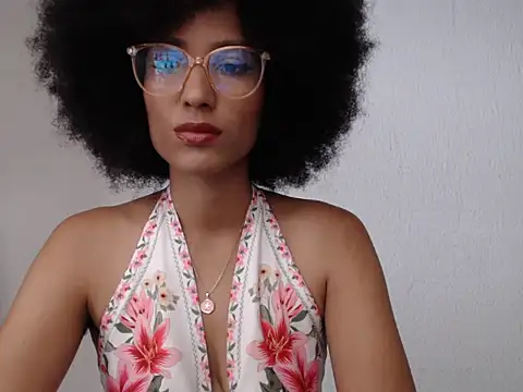 Snapshot of violettamartins chatting on 05.09.26 violettamartins online show from 05.09.26