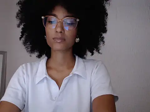 Snapshot of violettamartins chatting on 05.11.26 violettamartins online show from 05.11.26