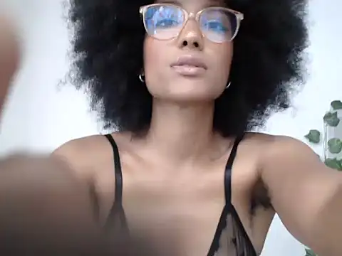 Snapshot of violettamartins chatting on 05.15.26 violettamartins online show from 05.15.26