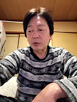 Snapshot of SaneService9 chatting on 11.06.25 SaneService9 online show from 11.06.25