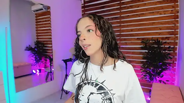 Sapphire Venuss online show from 02.07.26