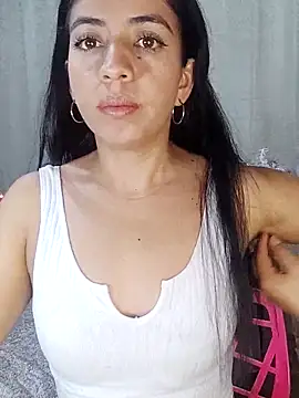 Snapshot of anngela01 chatting on 12.03.24 anngela01 online show from 12.03.24